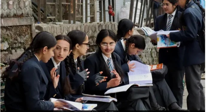 lillianthomasun's tweet photo. CISCE 2027 Exams: The Confirmation of Entries process for the ICSE and ISC exams is now open. Schools must review and confirm students’ details before the deadline. Parents and students should contact their school for verification or corrections. https://t.co/EEhb21sUhy