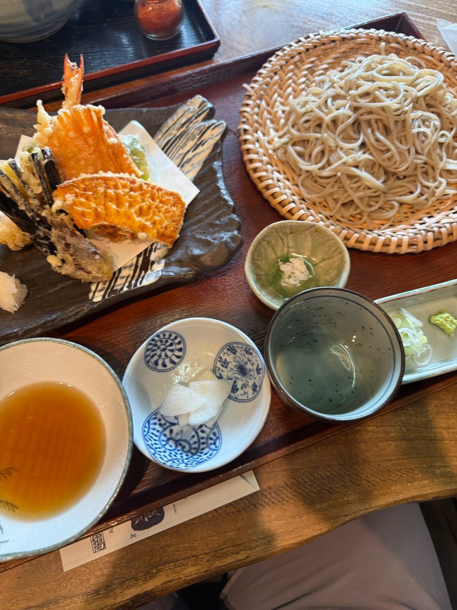 FPyoshida2026's tweet photo. おはようございます！シルバーウィークは僕の誕生日祝いも兼ねて、那須塩原と浅草旅行してきました⭐️
どれも美味しくて幸せすぎた🥹満喫しまくったので、今日からダイエット全力で再開します（笑）
連休明けはスイッチがなかなか入りにくいですが、一つひとつ丁寧に取り組んでいきましょう♪ https://t.co/EwubU3Orbb