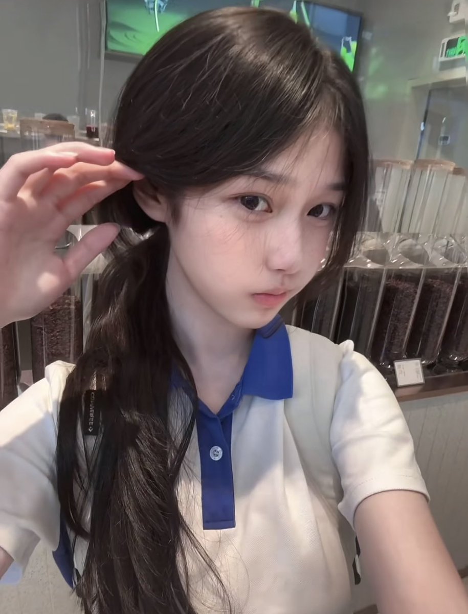 BaronStephens1's tweet photo. 开始上供哦！！

有人想锐评一下女高的福吗？

赶紧看，我要删了 https://t.co/jPOFYsaZ6M