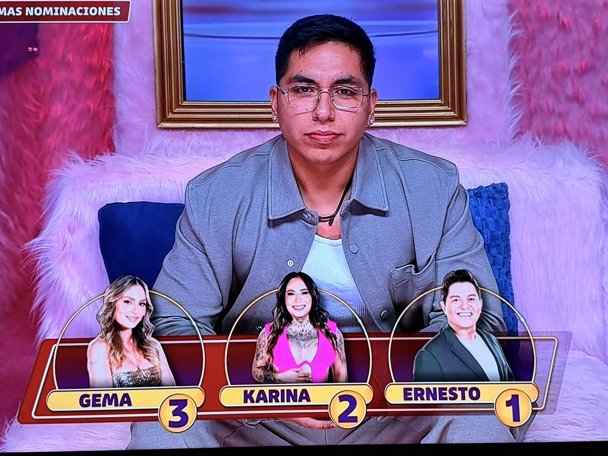 lcdlfPolls's tweet photo. El costal de mierda puso antes a Gema que a Karina, después de colgársele TODA LA TEMPORADA 💩

#LaCasaDeLosFamososMéxico
#lacasadelosfamososmx #LCDLFMX https://t.co/6ebvWEZZrd