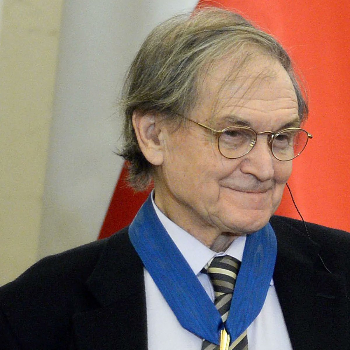 latestincosmos's tweet photo. 🚨: Nobel Prize physicist Roger Penrose claims there is no such thing as nothingness.     

Your soul is eternal because matter cannot be destroyed. https://t.co/dCYdIRIUxT