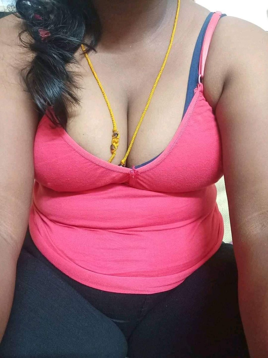 Hottu_Halwaa's tweet photo. the pizza🍕boy just left a warm load inside me, and my stepson walked right in. Instead of mad, he dropped to his knees, buried his face in my wet pussy, and licked👅up every drop of that cum while his own dick was rock hard.   

#malavikamommy 🍑💦💃 https://t.co/6jTHOsKNqe