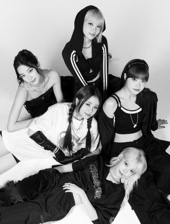 heevxngf's tweet photo. my ults❤️‍🩹🪐🏡🪽🫶🏻 https://t.co/Q9iHy4GJf0