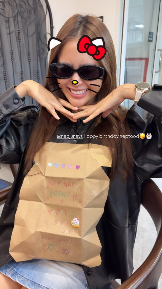 tokyovibe_'s tweet photo. 🐶🎁😸💞

#HAPPY_NEPJUNE_DAY
#mingmingnepjune https://t.co/BHokmarmbI
