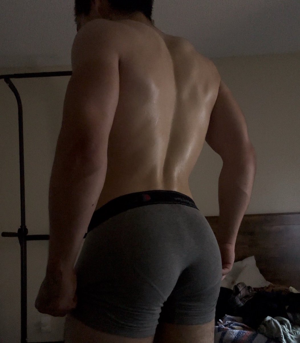 killingSlimes's tweet photo. Gym paid off i guess https://t.co/SZ1TkyWzEC