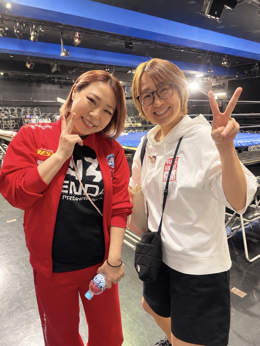 dashchisako's tweet photo. 昨日は  #中西百重 さんにお会い出来ました😊 実はDVD持ってるくらい試合見てて…🫶 若手の頃は『この人に憧れて、好きだ』って今見たいに言えなかった頃、ホント憧れてて、中西さんのプロレス大好きだった☺️ 赤ちゃんの話やプロレスの話が出来て嬉しかった🥺
ありがとうございました🫶
 #SENJO https://t.co/OSh1OnJ6MO