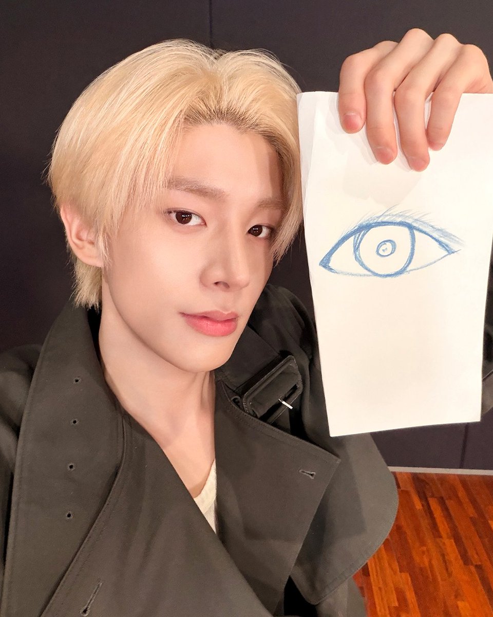 naegeux4's tweet photo. 보정 없이 그려낸 엔하이픈 
이 그림은 세상 단 한 장뿐이야🎨

＜내가그린그저그런그림＞에서 직접 그린
세상에 하나뿐인 자화상을 공개합니다 🖍️

내그그그그 EP.5 
엔하이픈 편 보러가기
👉🏻 https://t.co/fKF7QJ7YYS

#ENHYPEN #엔하이픈
#제이 #JAY #제이크 #JAKE #니키 #NIKI
#유병재 #내가그린그저그런그림 #내그그그그