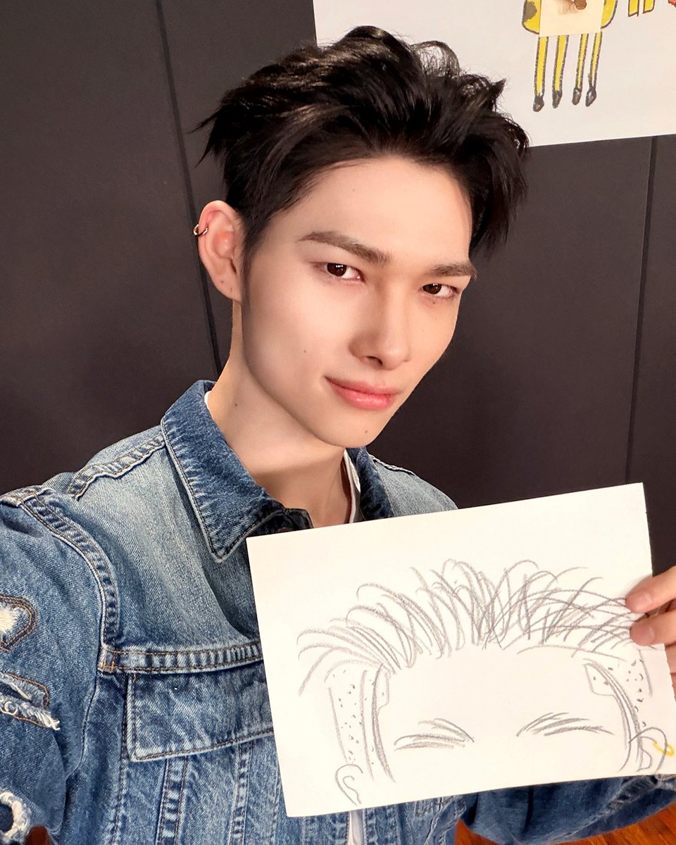 naegeux4's tweet photo. 보정 없이 그려낸 엔하이픈 
이 그림은 세상 단 한 장뿐이야🎨

＜내가그린그저그런그림＞에서 직접 그린
세상에 하나뿐인 자화상을 공개합니다 🖍️

내그그그그 EP.5 
엔하이픈 편 보러가기
👉🏻 https://t.co/fKF7QJ7YYS

#ENHYPEN #엔하이픈
#제이 #JAY #제이크 #JAKE #니키 #NIKI
#유병재 #내가그린그저그런그림 #내그그그그