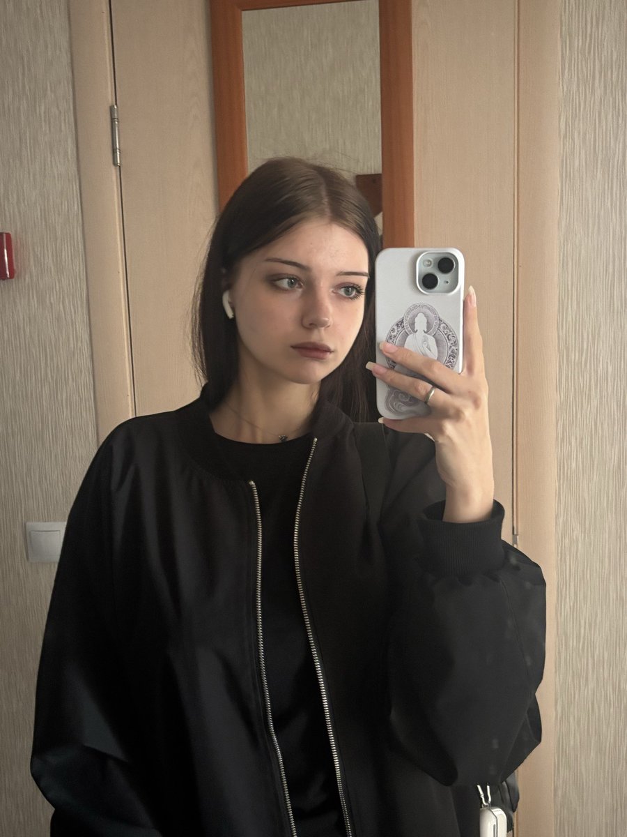 vbmxzz's tweet photo. меня тут как будто хочется пожалеть🥲 https://t.co/w0URvXExue