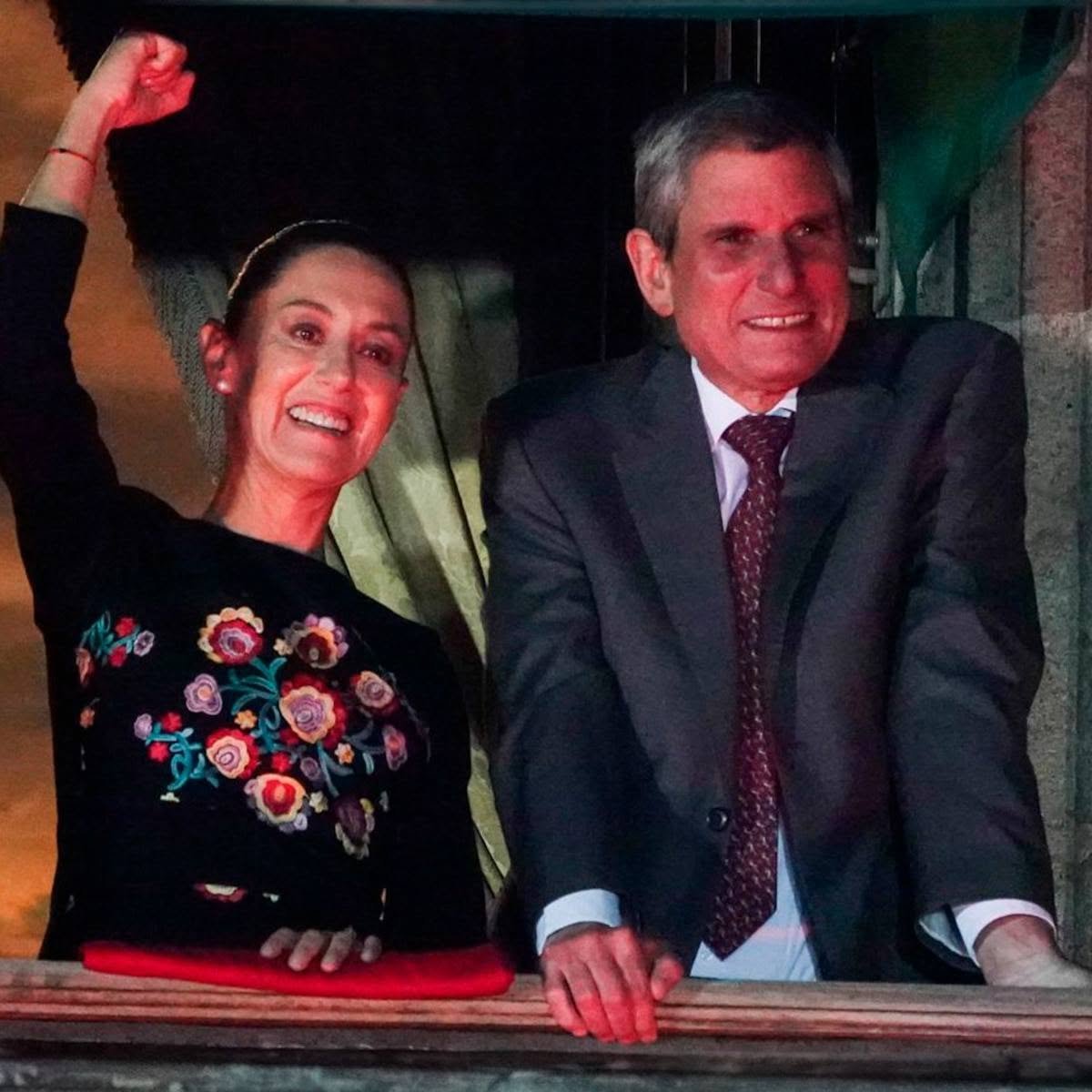 GARCIPAVON's tweet photo. Ya decía yo 🧐👇
Al parecer no era amor sincero, sino que habría intereses monetarios de por medio.
El periodista Jorge García Orozco acaba de informar que Jesús María Tarriba Unger, esposo de Claudia Sheinbaum, gana 74 mil pesos en Banxico en la gerencia de análisis financiero, pero en su declaración patrimonial reporta que gana más de 1 millón al año, ya que se lleva otros 307 mil pesos como "Gratificación".
Parece que ya sabemos el precio por tolerar a Claudia todos los días.
✍️   Fernando González Cruz