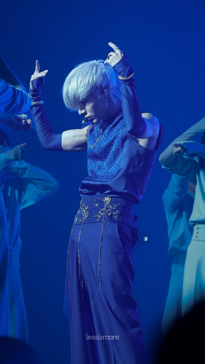 lessismore718's tweet photo. 260918 <LiMiNaL> in SEOUL

Deja vu

#태민 #TAEMIN #テミン #泰民 
#TAEMIN_LiMiNaL #TAEMINWORLDTOUR https://t.co/6GXFKuLSP7