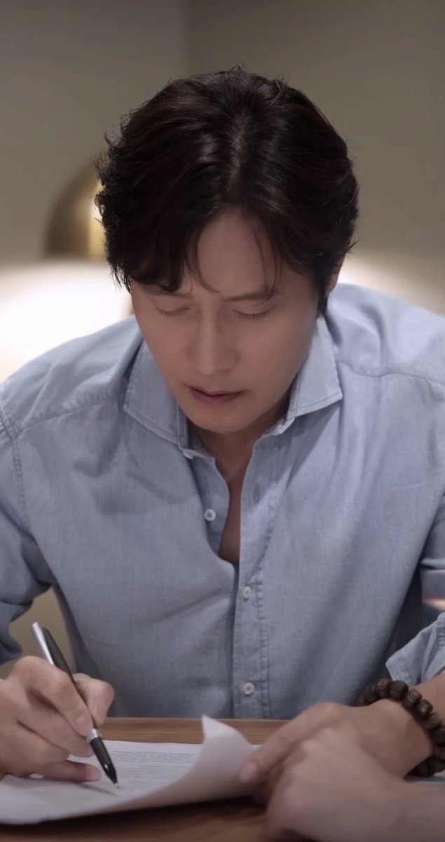 Jamyjeby's tweet photo. okay lee byung hun https://t.co/mstLmtHlZY