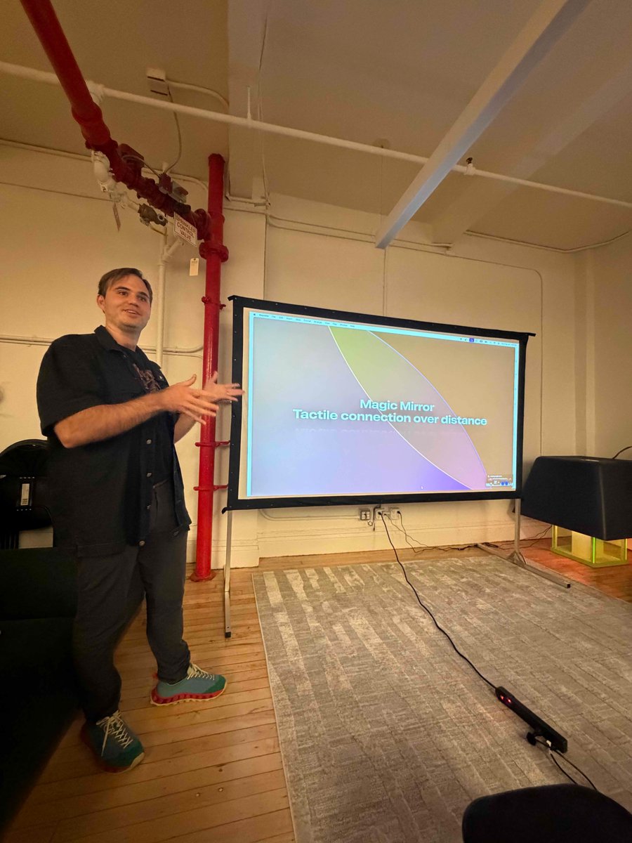 iOSoho's tweet photo. Thank you to Medal for hosting the September iOSoho meetup!
A big thanks as well to Boyce Estes and Artemis Shlesberg for their great talks.
The October meetup announce is coming soon! https://t.co/a8SegYRRI2