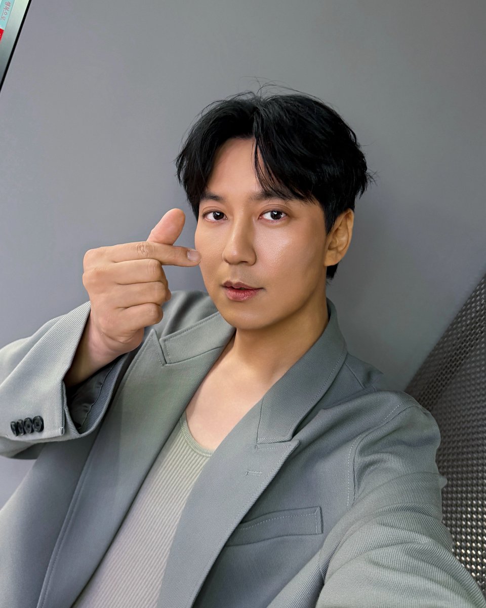 xjiei3's tweet photo. 뭐야 이제야 봤어
허어엉 너무 이뿌다 퐉스...🤍🤍 https://t.co/ihIsnec5nY