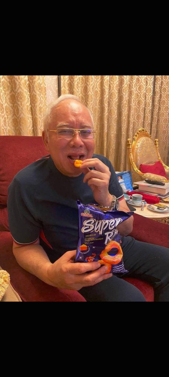 Pascarey1's tweet photo. @fmtoday "Darling,you know the donation drive by UMNO for your fine,you go and tell that @DrZahidHamidi to increase to 68  million to cover me,ok? Do It now or you can't come home,ya?!!
@rafizi Ha3 Ha3 Ha3
@anwaribrahim @jameschin110 @Jeff4Malaysia @anthonyloke 
@zaidibrahim 
@umnoonline https://t.co/Gh29dK0Qa1