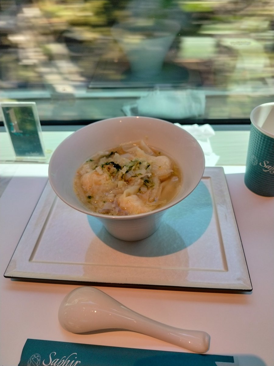 NOBU01535313's tweet photo. 今日から１泊２日で伊豆にお邪魔します。写真はサフィール踊り子で食べたエビワンタンメン https://t.co/BqW1krHVAQ