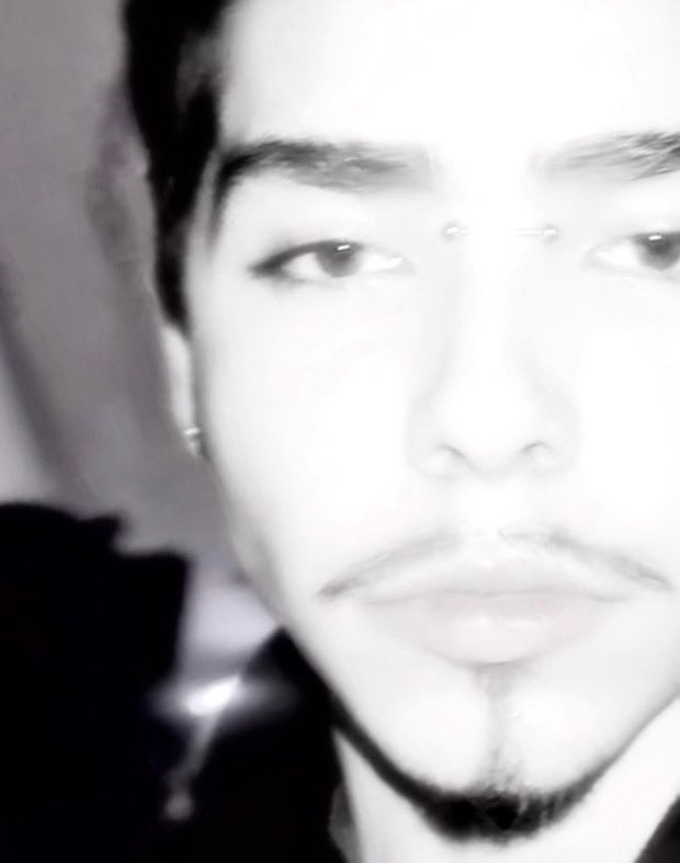 killingSlimes's tweet photo. Should i get my bridge piercing again i might https://t.co/xnsqARzEk2