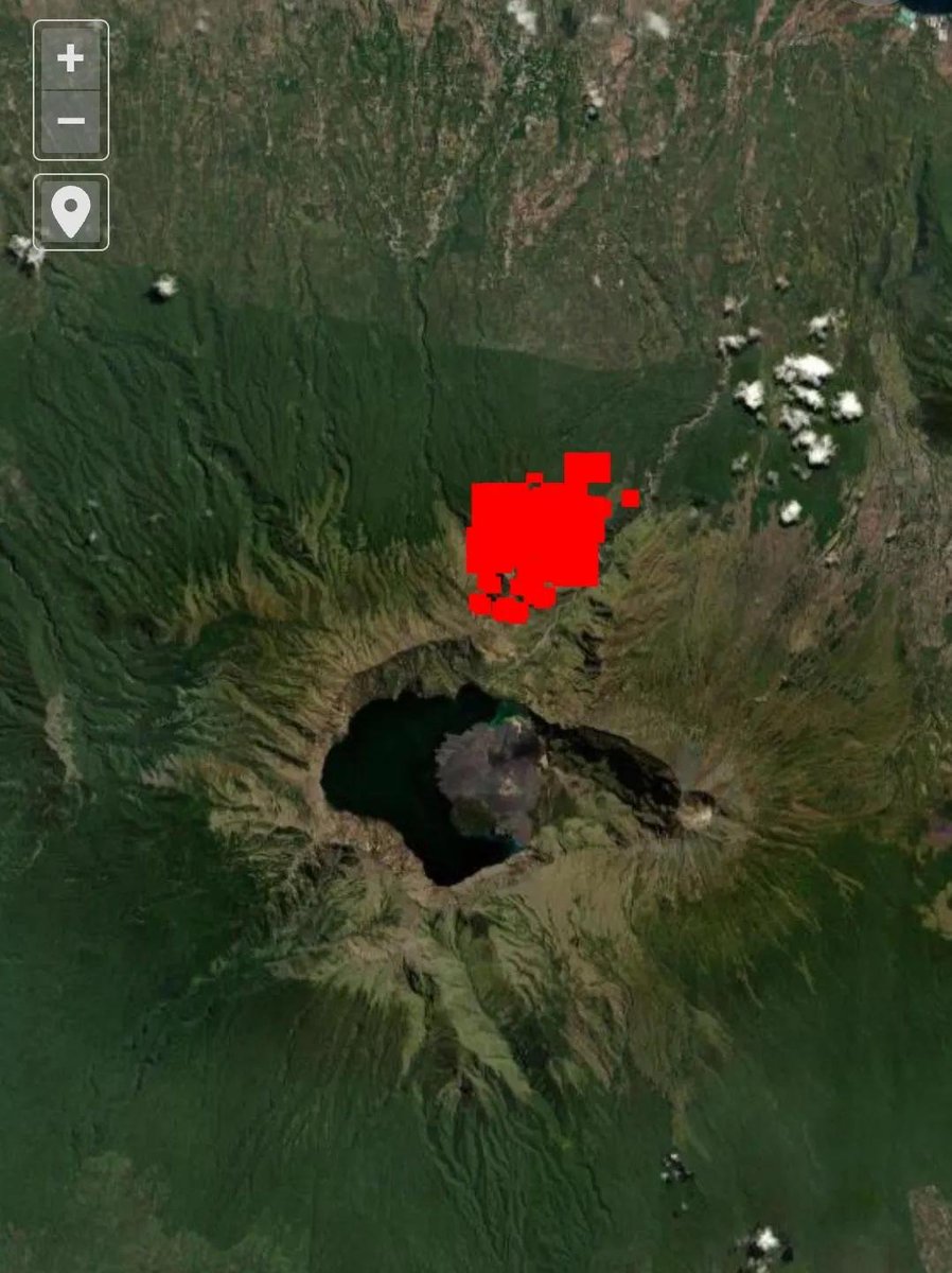 twoyulll's tweet photo. BREAKING

TERJADI KEBAKARAN HUTAN BESAR DI TAMAN NASIONAL GUNUNG RINJANI https://t.co/T6VpYYlR0f