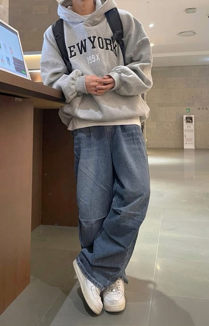 Kiz_0431's tweet photo. 전영중 캐주얼룩 잘 어울리고 성준수 스트릿웨어 잘 어울림 https://t.co/8E8vr8ritG