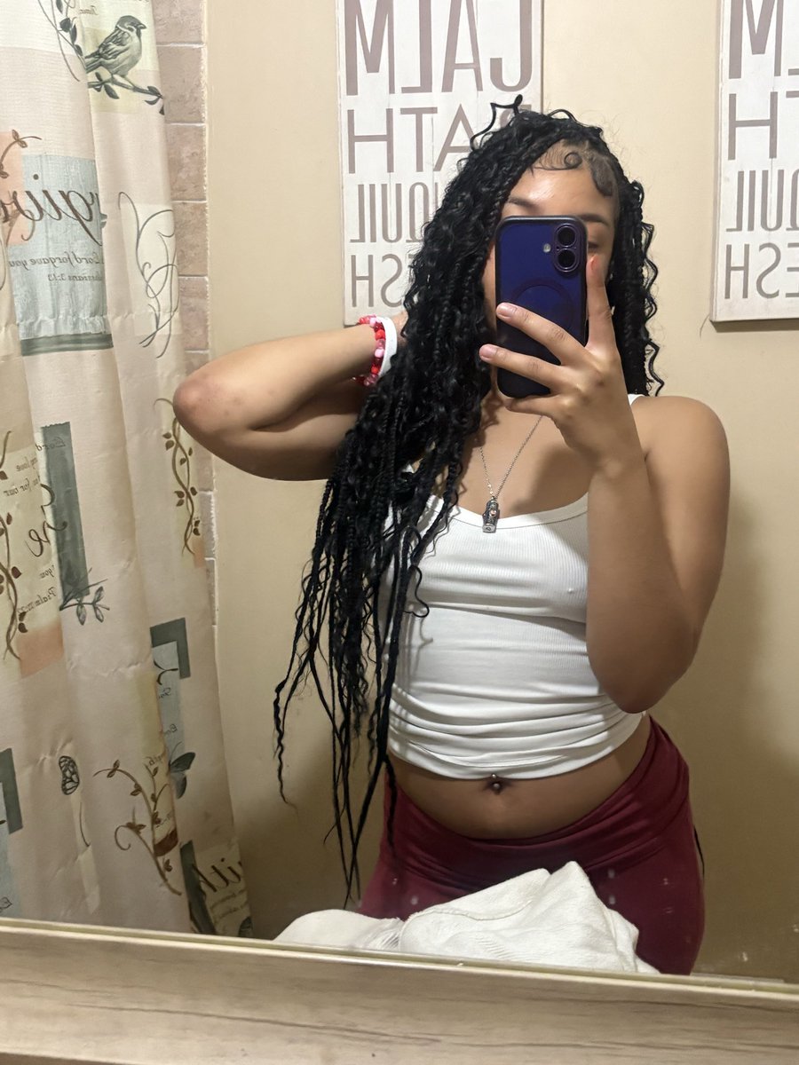 Mdollxl's tweet photo. Just wanted these on my page 💕 #414 #mkechi #milwaukee414 https://t.co/EsRrDfy6jS