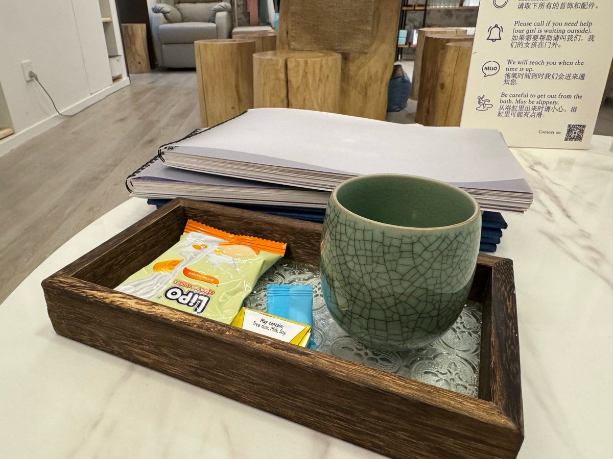 m1i4agarymarkst's tweet photo. Got through a tight deadline this morning, treating myself to a iced matcha latte to recharge—small wins make workdays brighter https://t.co/VEYqDp08rQ