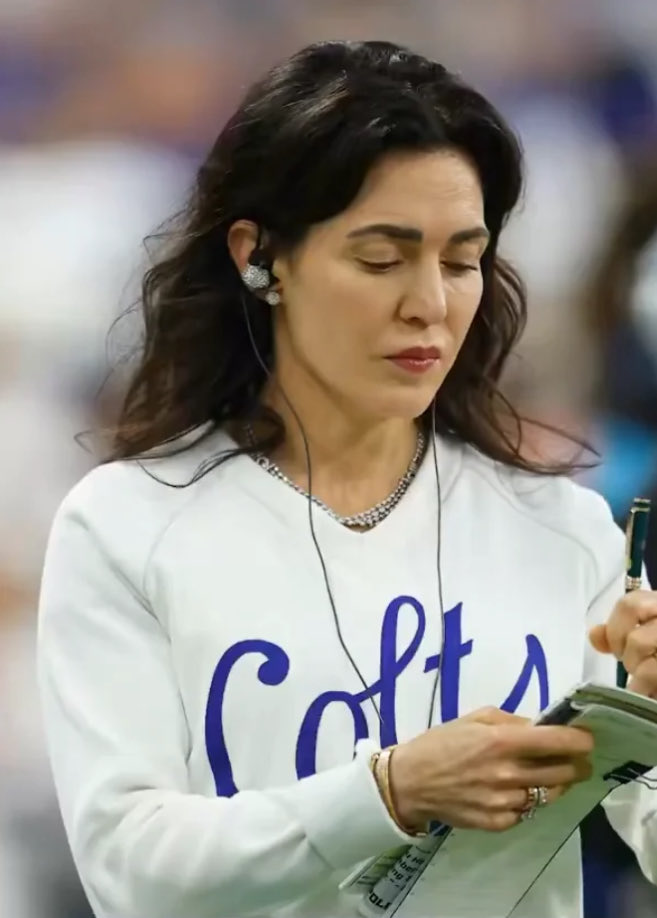 Tonysmarkettips's tweet photo. The Colts’ owner is getting more criticism for taking notes on the sideline than the 49ers owner did for getting arrested in a trailer park after repeatedly contacting a prostitute. Do better. https://t.co/cu5hJuPuZ4