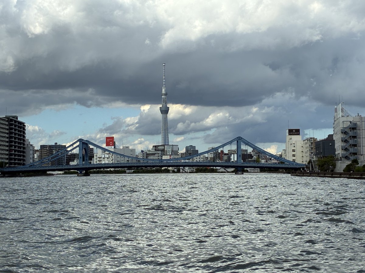 240415mproS's tweet photo. 【今回のシルバーウィーク🚢】
#日本橋クルーズ
水上エレベーター体験クルーズ（90分）に参加！

天気にも恵まれ、思った以上に楽しい船旅でした♪
江戸の河川の歴史や文化に触れながら、
ガイドさんの楽しいアナウンスで90分があっという間！

お花見や別のコースにも乗ってみたいです🌸

#東京観光 https://t.co/4OP8Ema7ov