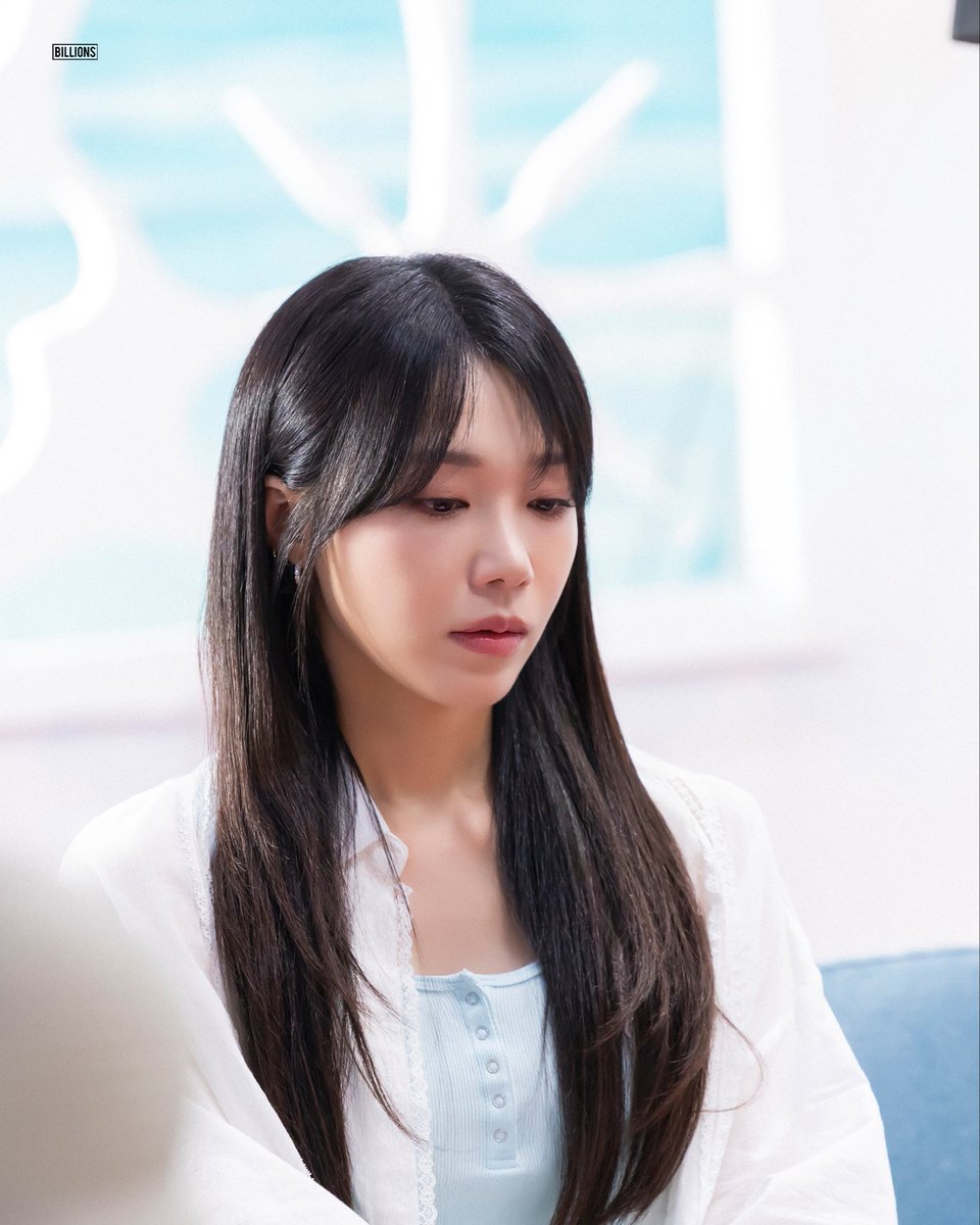 BILLIONS_ent_'s tweet photo. [💌] #정은지
⠀
청량함과 아련함을 오간 정은지 아티스트의 <파도 (i love LOVE)> 뮤직비디오 비하인드 #1 🌊💞
지금 바로 공개합니다!

🔗 https://t.co/tD0ruptzPJ
⠀
#JEONGEUNJI
#썸머아이 #Summer_I
#빌리언스 #BILLIONS https://t.co/j5mLVDeTvv