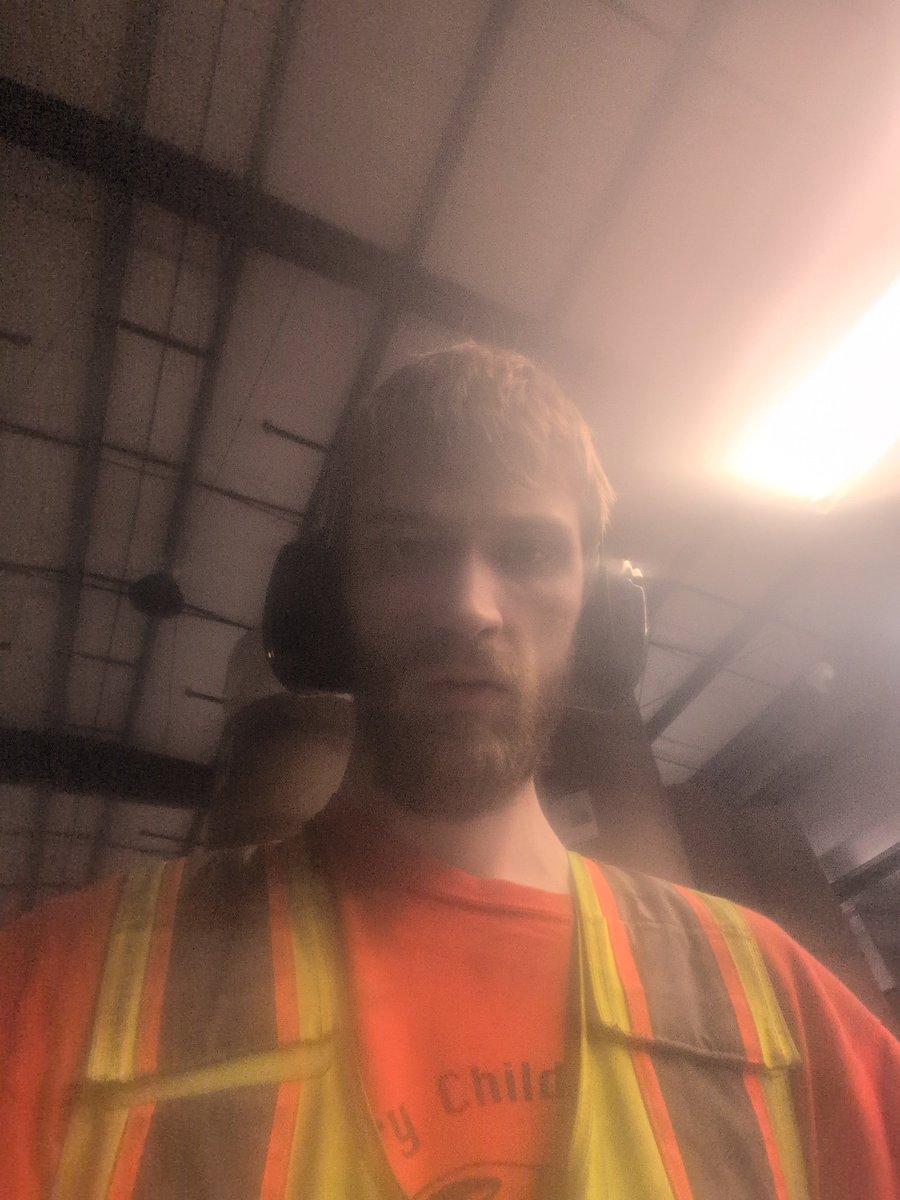 johnsnow0803's tweet photo. For all older woman on this app like 30 to 60 who wants to date me if that's you text me https://t.co/s290dyL7BD