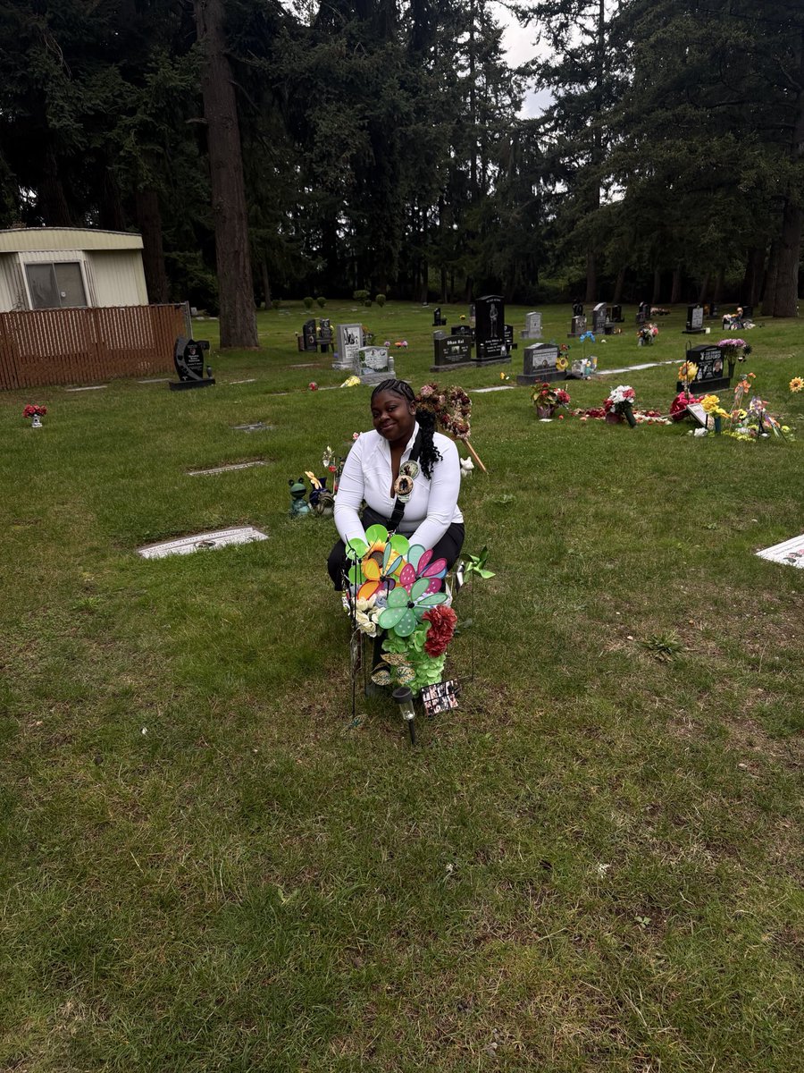 OfficiallyNana6's tweet photo. First time I went to see my brother I been wanting to for months but I couldn’t do it mentally but I’m glad I did it made me feel a lil better but it would be so different if you were here I love you forever my heart ❤️🥺 https://t.co/qY5li2aqN8
