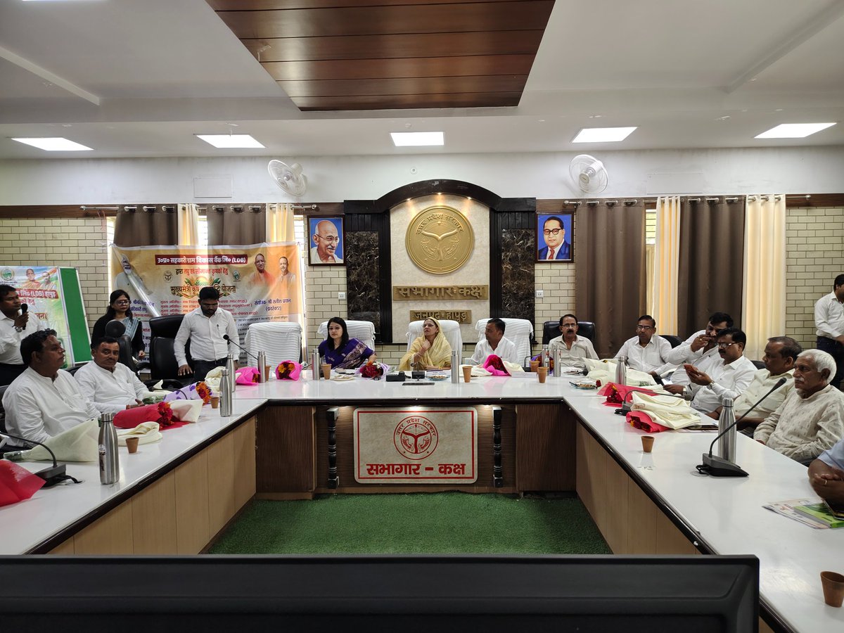 DioHapur's tweet photo. प्रमुख तथ्यः 384 करोड़ रूपये स्वीकृत। 05 वर्षों में 05 लाख कृषक लाभान्वित। 06 लाख रूपये तक का दीर्घका ऋण, 06 प्रतिशत ब्याज दर पर। भारत टैक्सीः सहकारिता आधारित डिजिटल मोबिलिटी सेवा।
@CMOfficeUP 
@InfoDeptUP 
@dm https://t.co/4n2cVJCzHK