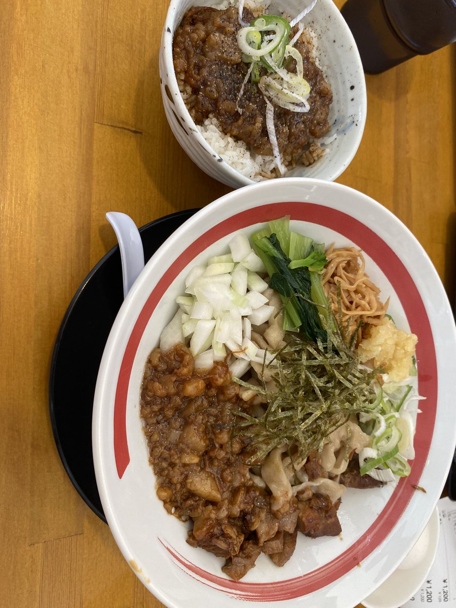RumigamiVRC's tweet photo. 親知らず抜いた痛み無くなったので大暴れ https://t.co/wMtNvp9fQq