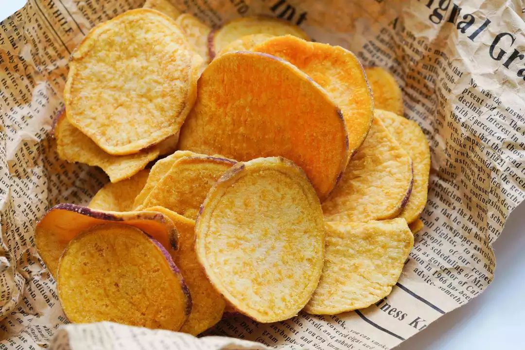 MaximinaDobt's tweet photo. Nothing beats sharing crispy potato chips with my favorite people after a long day!  #SnackSharing https://t.co/PUccP6OPx8