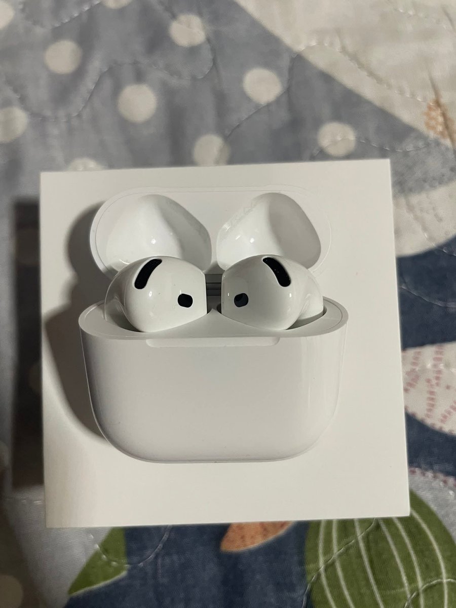 RURgczf's tweet photo. AirPods gen 4 ANC
ใช้งานได้ปกติทุกอย่าง

เจ้าของปล่อยเอง  2,600 ฿ รวมส่ง  ไม่ลดแล้ว
 มีประกันศูนย์ไทย สภาพใหม่อยู่ในเคสตลอด
 มีแถมเคสให้ด้วย
#ส่งต่อairpods #airpodsมือ2 #แอร์พอดมือสอง #Airpodsgen4 #AirPods https://t.co/TSucvSFyHb
