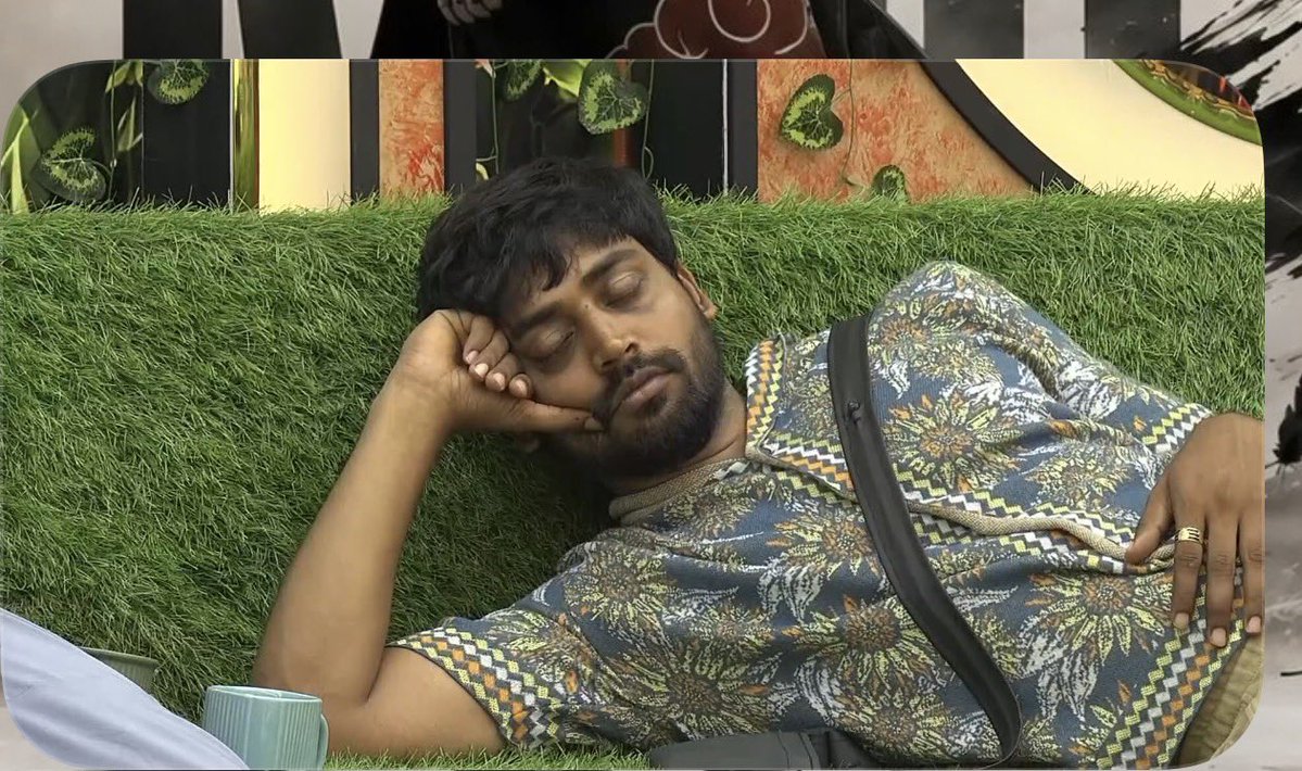 sunriseshydi's tweet photo. 😭😭😭 ayya enti ayya edhi eppdu live chusina nidra lone untunadu

#biggbosstelugu10 https://t.co/6tDLXuaiuY