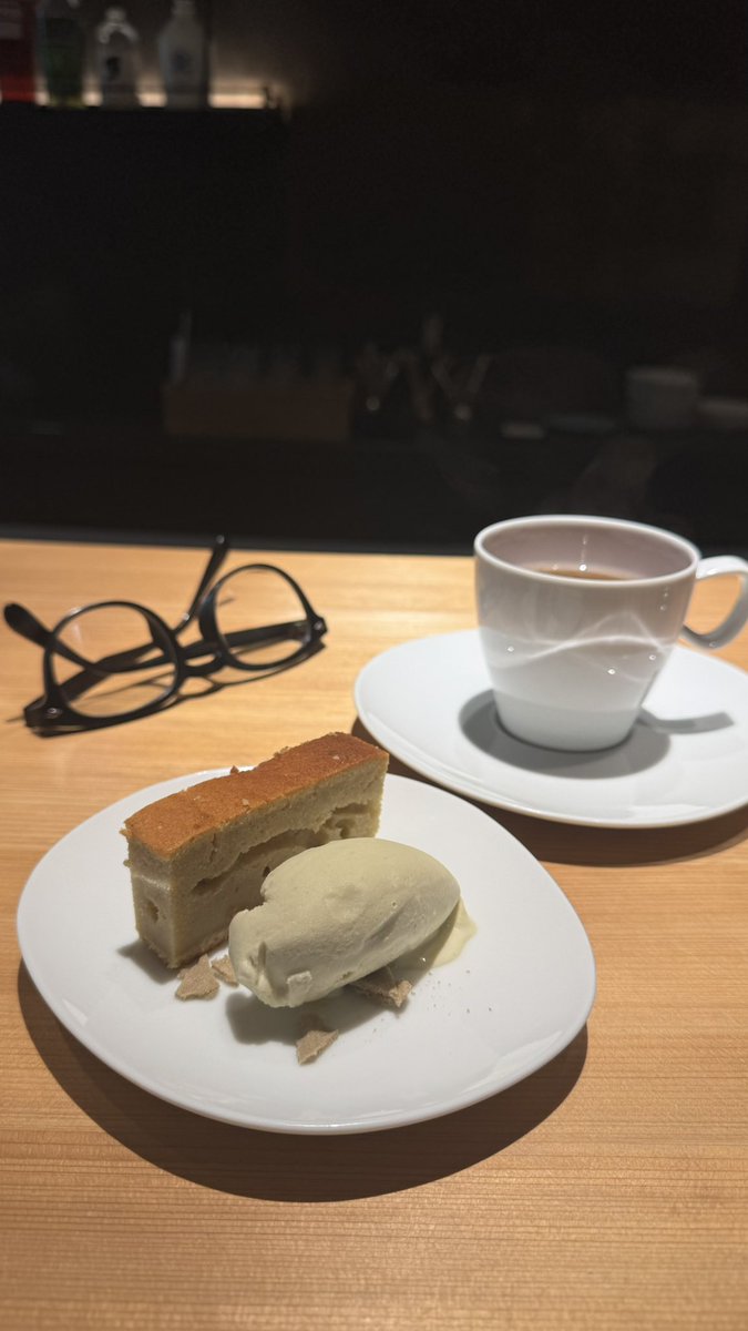 sake_love's tweet photo. 新橋【TOKi】

奈良のアンテナショップ『奈良まほろば館』の2階に在る、奈良市のスペイン料理『アコルドゥ』の川島宙シェフが監修する店。

●バルランチ（2,500）
●デザート&amp;ドリンクセット（500）

https://t.co/87wZvyKiHe
#新橋ランチ #新橋グルメ #新橋
#TOKi #奈良 #アコルドゥ https://t.co/NcK3hB83KZ