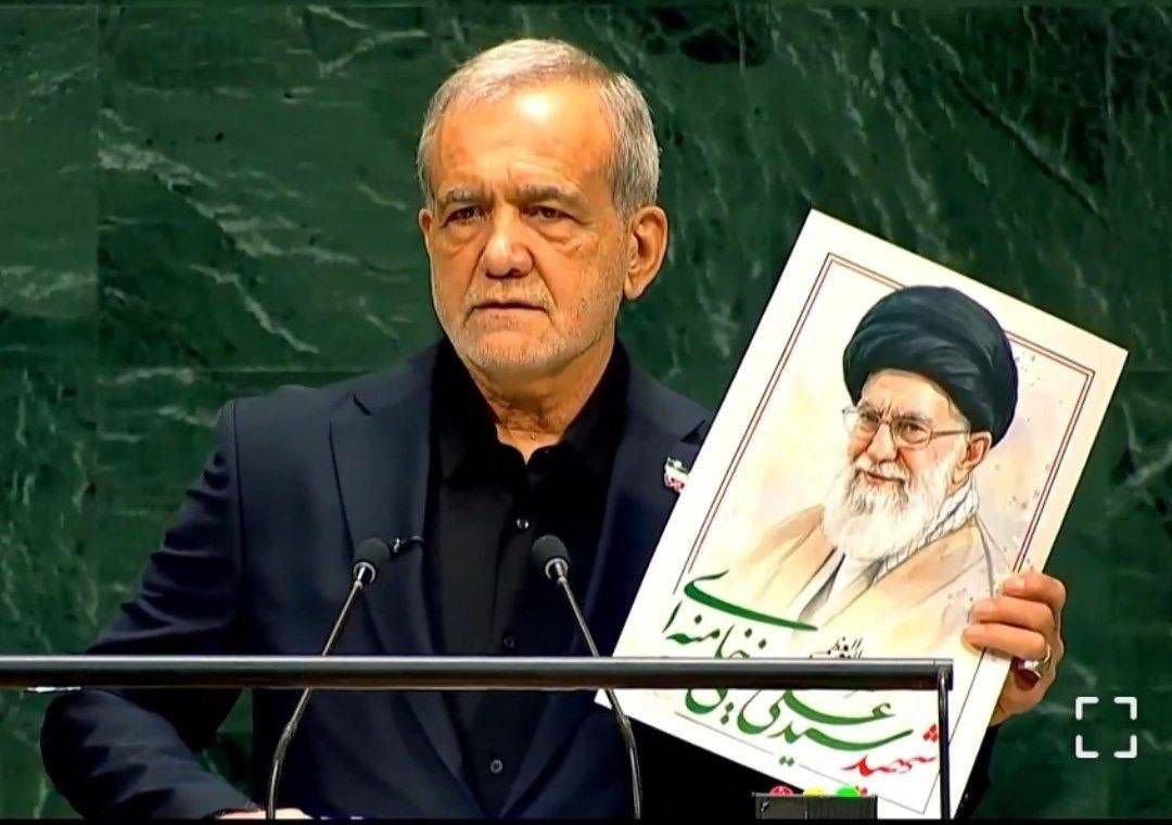 bahaar_133's tweet photo. دکتر پزشکیان: 
من از ایرانی هستم که در آن، رهبر معظم و ارجمندمان بدون هیچ‌گونه مبنای قانونی یا دلیلی به شهادت رسیدند* 

 ای والله به مسعودمون💪
#صدای_ایران https://t.co/25ocDa1FIy