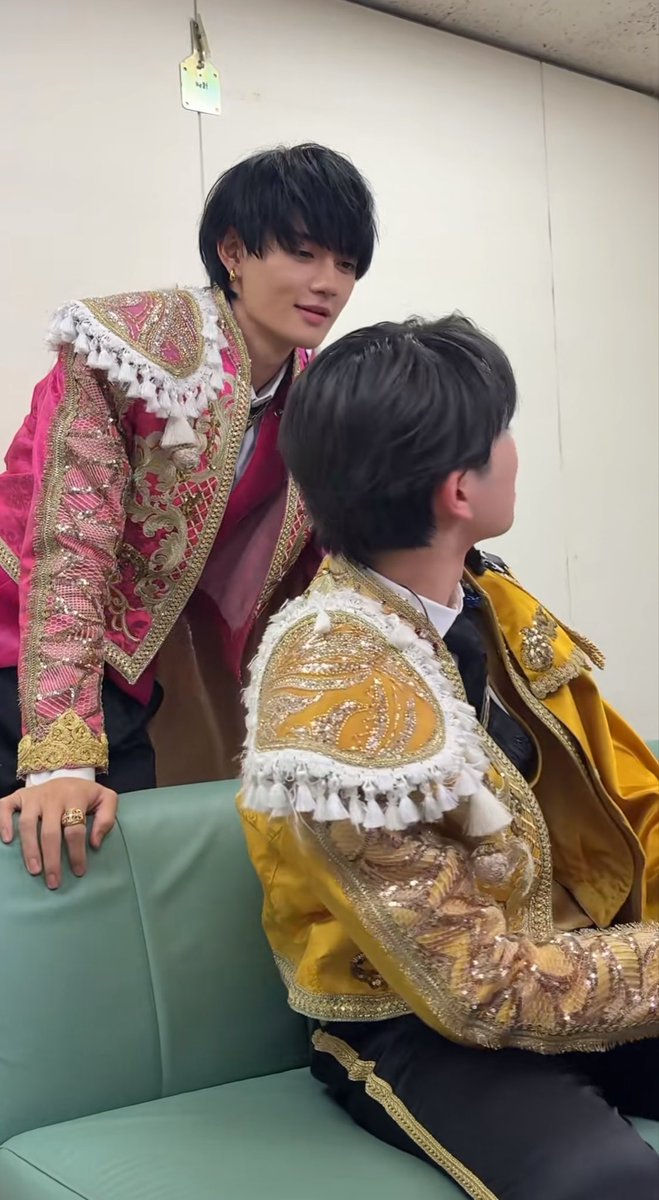 ranra0308's tweet photo. この時も「大好きだよ」って言ってたんやろな。きしょがられてるし。
吉田さん去った後の「なんでェ？」の顔可愛い。 https://t.co/7k0wRAVrfA