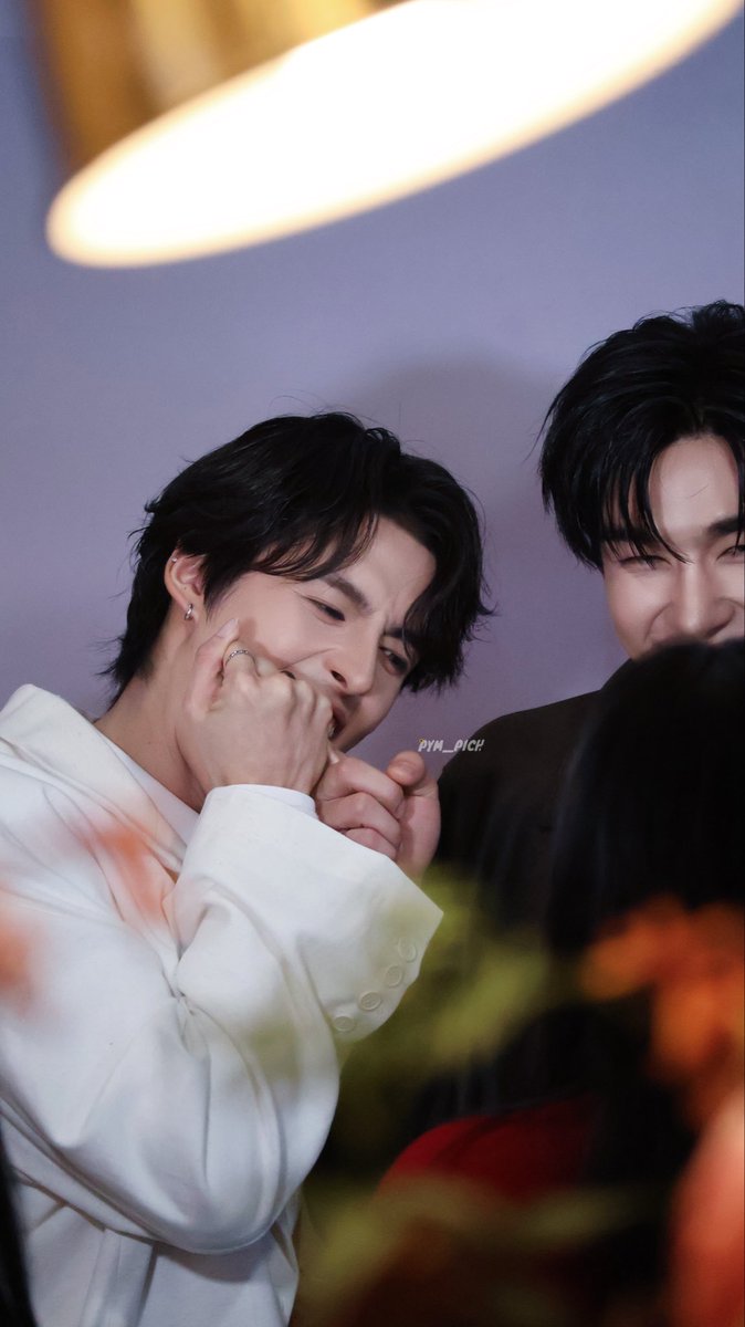 Pich_M2000's tweet photo. พักทานข้าวกลางวันกันน ส่วนอันนี้พี่ตี๋เขากินไม่ได้นะเฮง🫣

#TeeHeng 
#TeeBoonyakait #Hengmarkii https://t.co/qdCr66sPQn