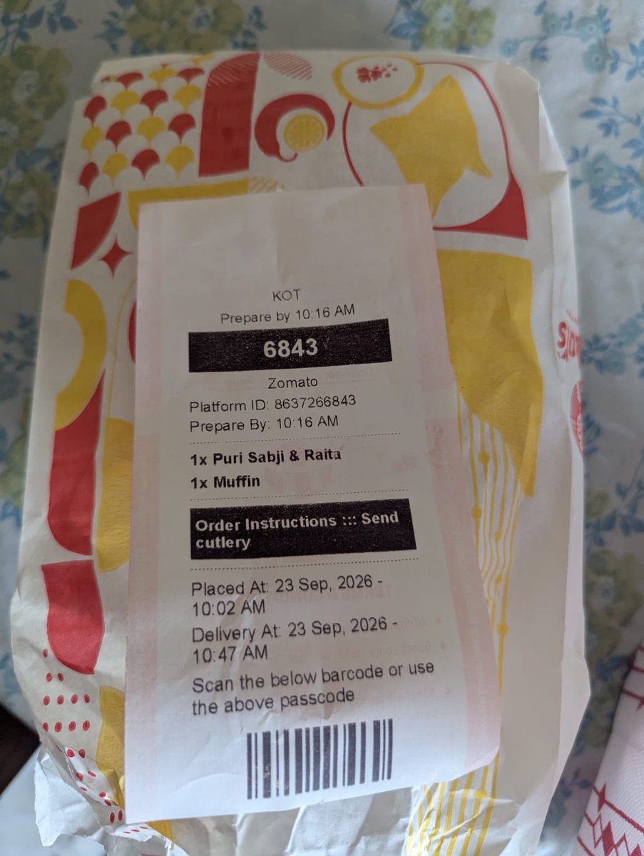 vikranthum's tweet photo. @zomatocare @zomato @blinkitcares @letsblinkit @deepigoyal in morning #zomato does fraud with customer n in evening #blinkit does same .. no response from any one.. kindly look into it https://t.co/z1pA7ZfkhJ