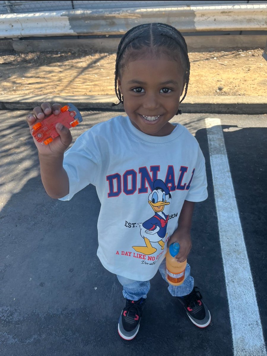 fvckitimback's tweet photo. How I dress my son Vs How his mom dress him https://t.co/aD5heCmYWG