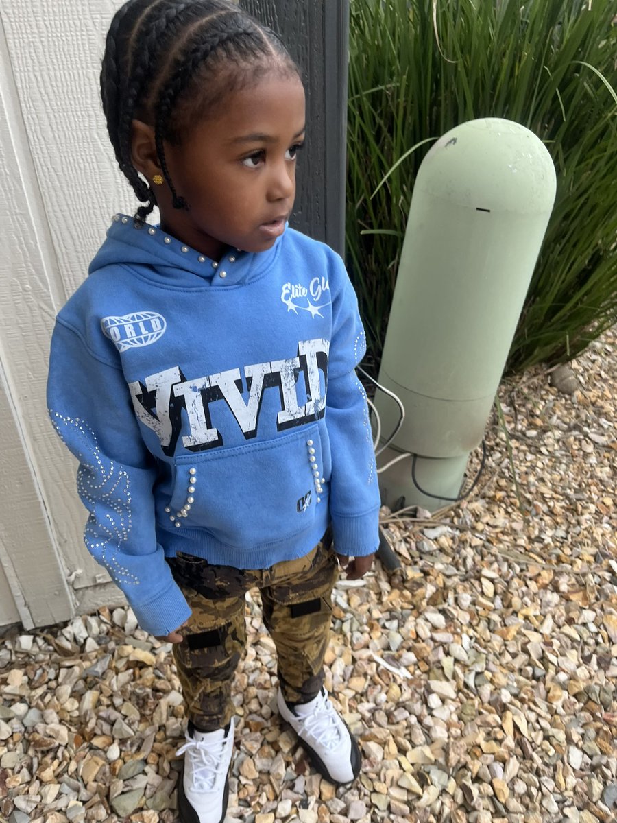 fvckitimback's tweet photo. How I dress my son Vs How his mom dress him https://t.co/aD5heCmYWG