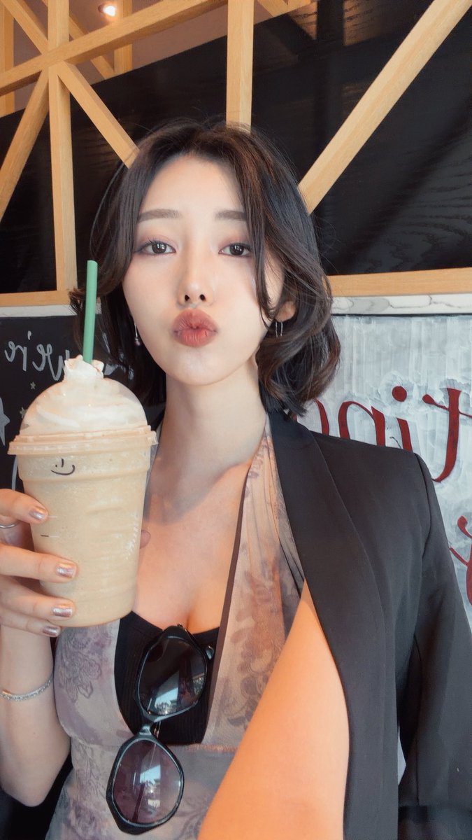 Kanon_Shizaki's tweet photo. 🎃🍂 https://t.co/9bl9tb8wYv