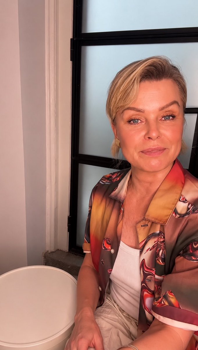 Taffy41B's tweet photo. Iedere gelegenheid om deze heerlijke vrouw te posten zal ik benutten…
Verrukkelijke milf 

Bridget Maasland 

#BridgetMaasland #milf #hollandsemilf #dutchmilf #televisiepresentatrice #gewooneenlekkerwijf #lekkeremilf #hotwife #cougar #mature https://t.co/mKzS5IvMU1