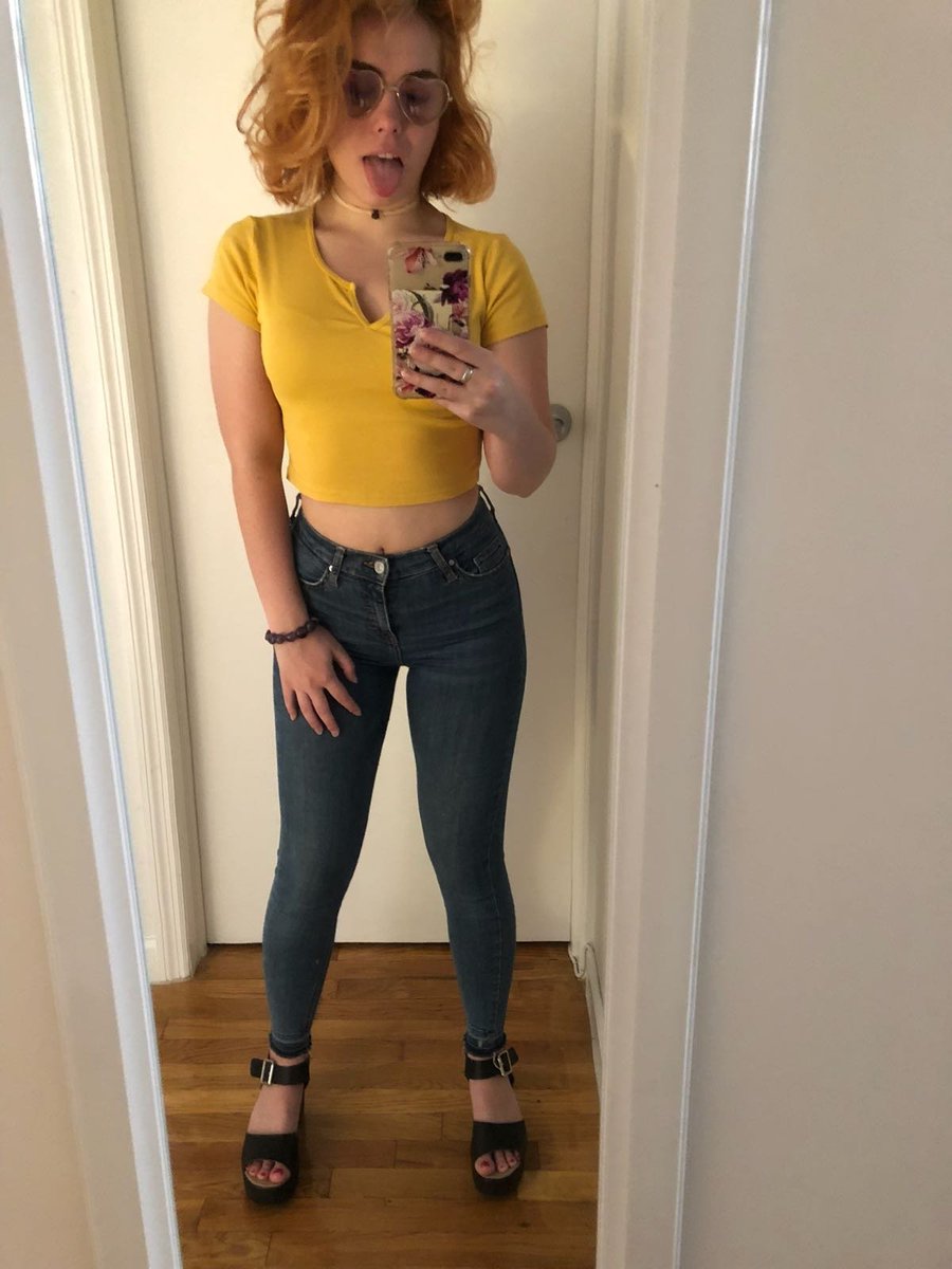 tribute4rose's tweet photo. @IAMSLIMPOKE My girlfriend needs to be used like this https://t.co/Iyt2cTzIfl