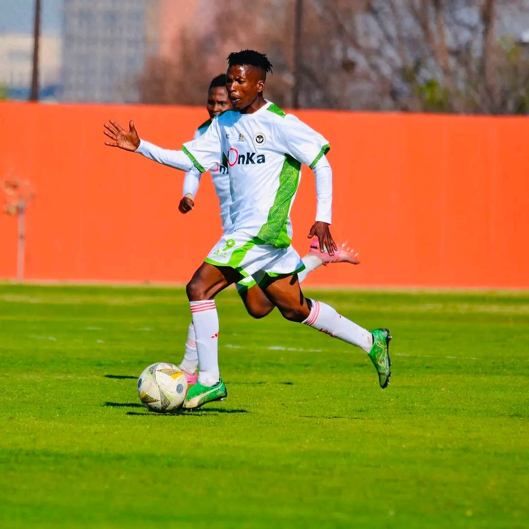 MorareBT's tweet photo. A player to watch guys 

Top talent 🔥🔥🔥

Sphesihle "Sweswe" https://t.co/1Pmp6r30Wb