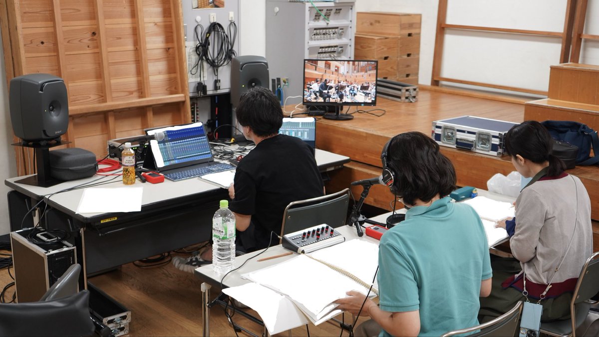 PROCYONSTUDIO's tweet photo. 本日もレコーディングをしています！#室屋光一郎ストリングス のみなさんのご演奏からスタートしました！ホールレコーディングなので、ステージの横に一時的なコントロールルームを立てていただきました。Today’s recording starts with #KoichiroMuroyaStrings ! tom https://t.co/6uwlpn1Y4C
