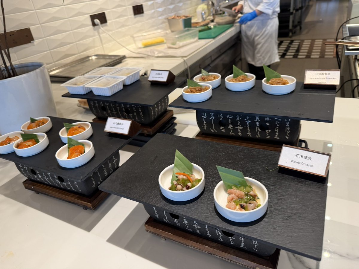 machitukuri's tweet photo. 深圳国際会展中心のHiltonの朝食😋
日式料理もある。美味しかった https://t.co/NjfcI1zjjs