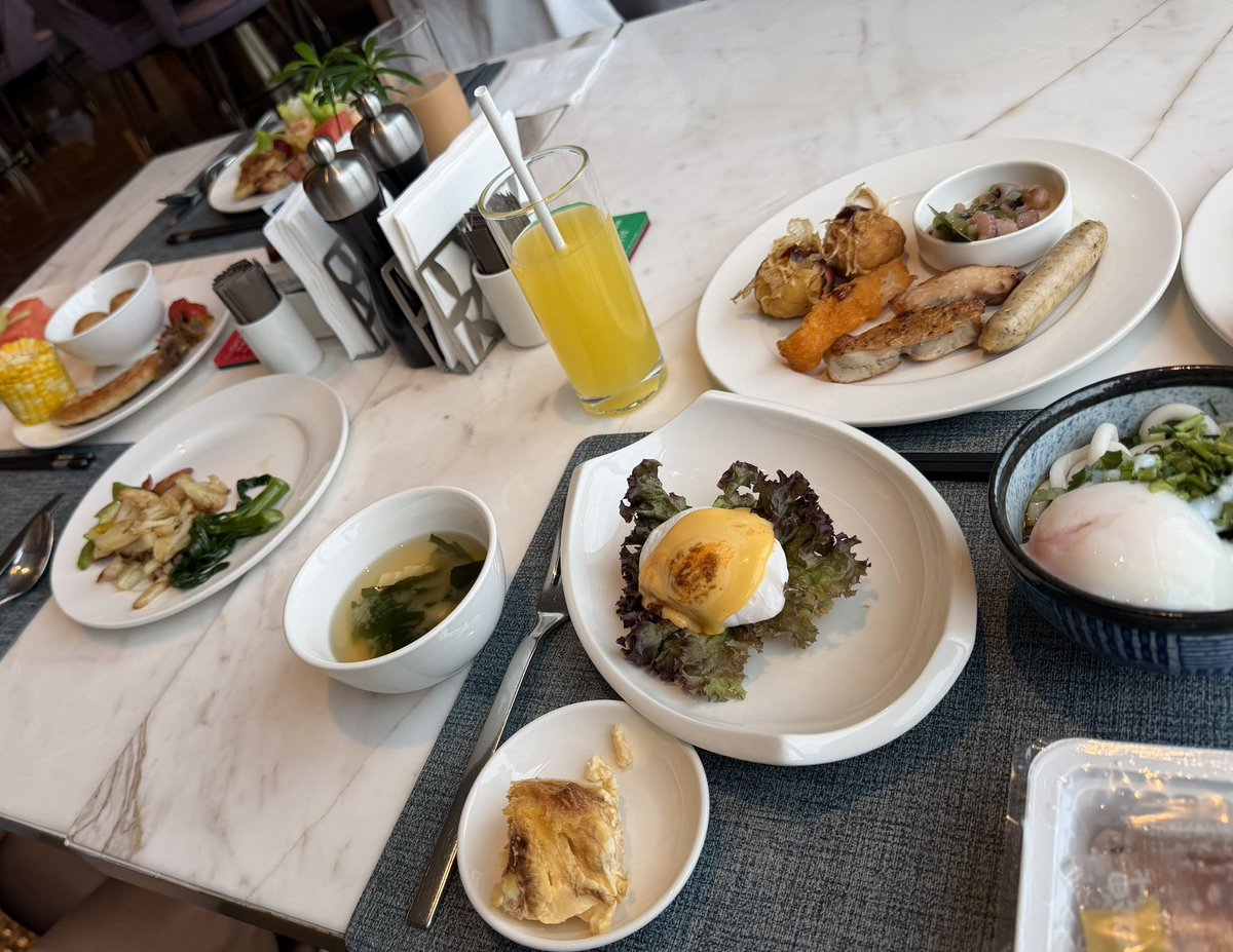 machitukuri's tweet photo. 深圳国際会展中心のHiltonの朝食😋
日式料理もある。美味しかった https://t.co/NjfcI1zjjs