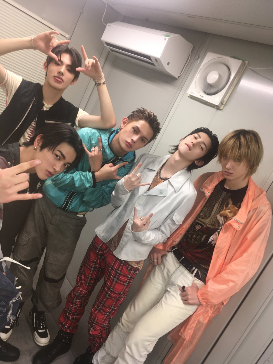 Moon__o320's tweet photo. バチイケに決めてた次の日これなの信じられない振り幅よ https://t.co/oRtUrYxx1H
